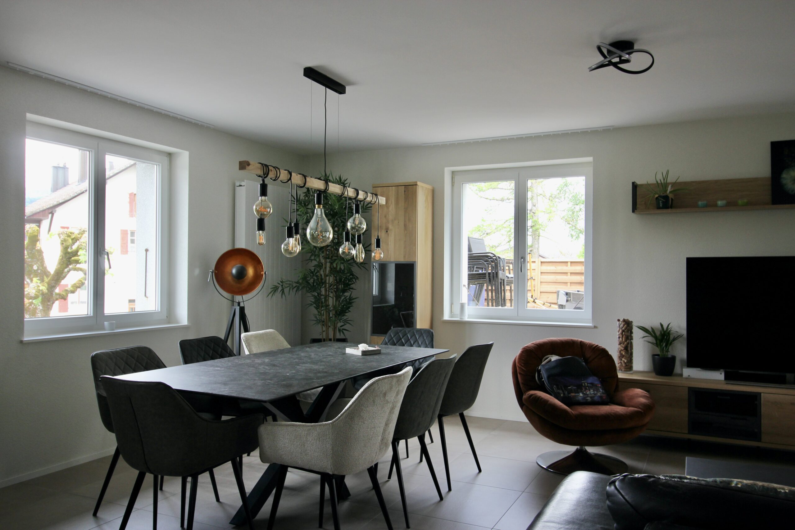 34D82D66-C93A-4489-BDF8-658CC18271DA_1_201_a