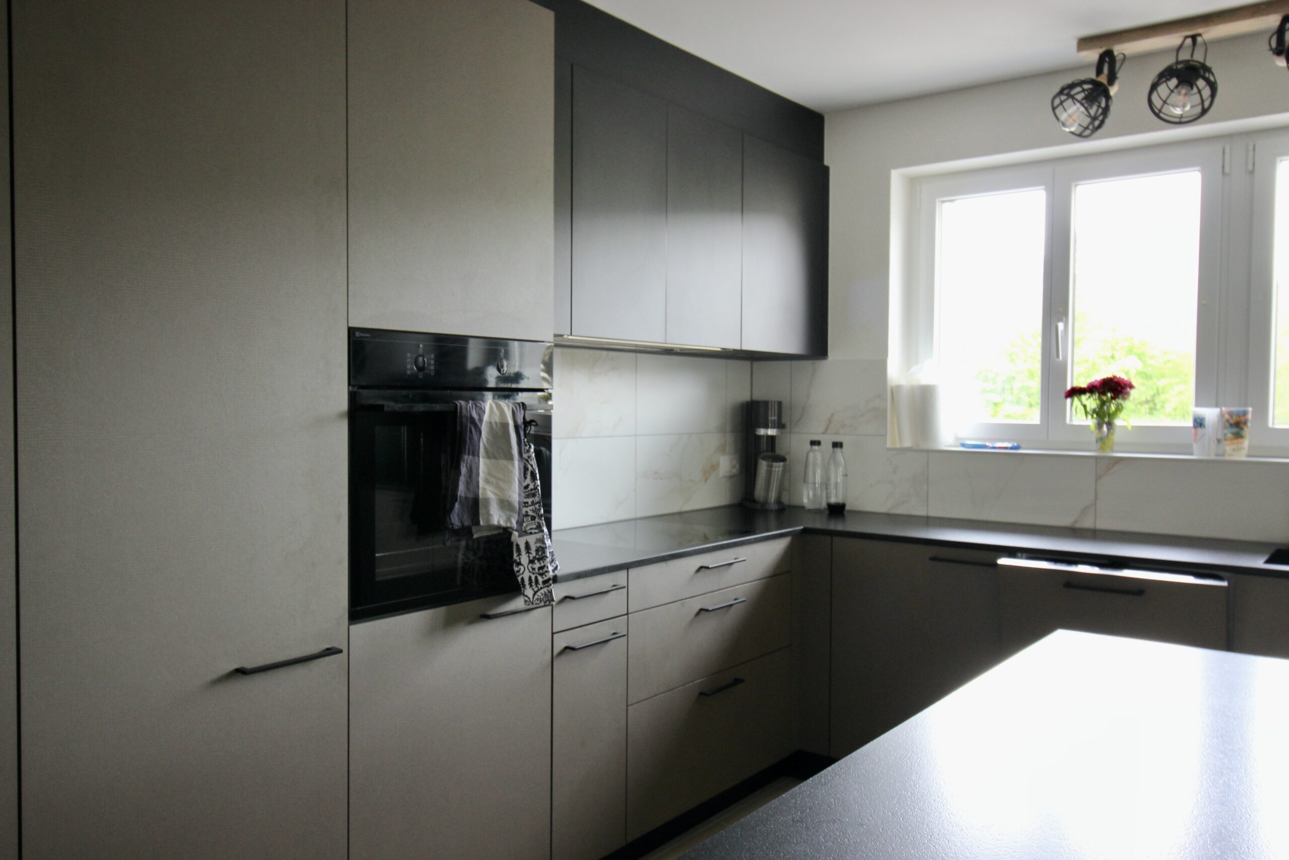 BB1F0EAA-4779-4F4F-A0D4-CC348E383AF4_1_201_a